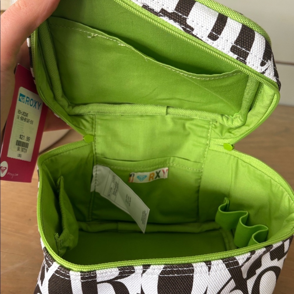 Roxy Mini Travel Cosmetic Case / Lunch Pouch – NWT - Picture 4 of 4